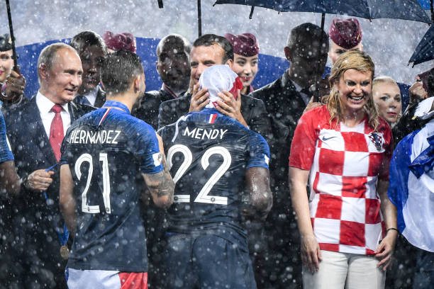 而易举的 而易举的